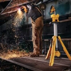 Dewalt Max 20 Volts Cordless Tripod Light Kit -Home Furnishing Store 427761 v DetailedProductView10 Lg