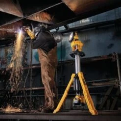 Dewalt Max 20 Volts Cordless Tripod Light Kit -Home Furnishing Store 427761 v DetailedProductView6 Lg